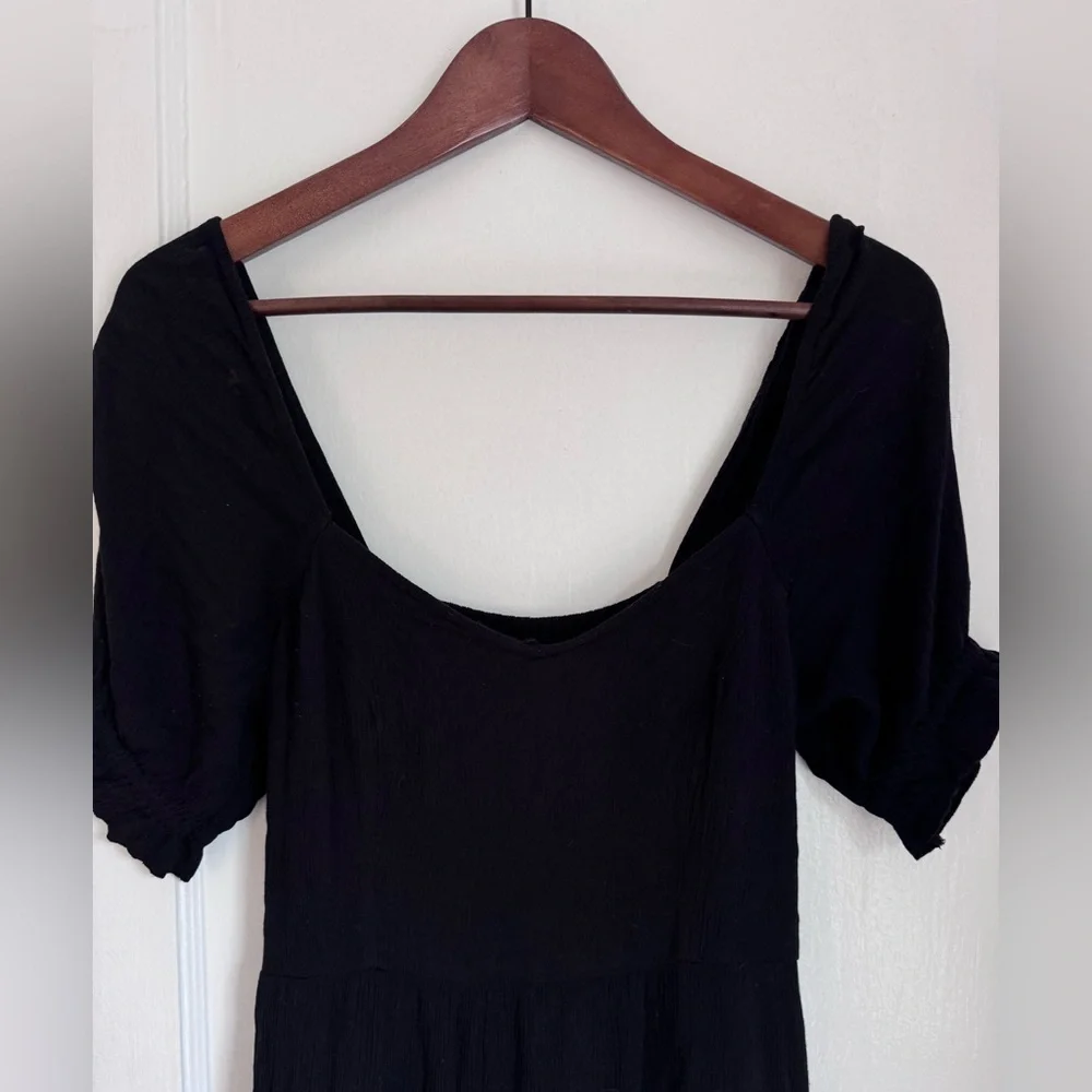 Abercrombie and Fitch Black gauzy tiered scoop neck flowy midi dress. XS